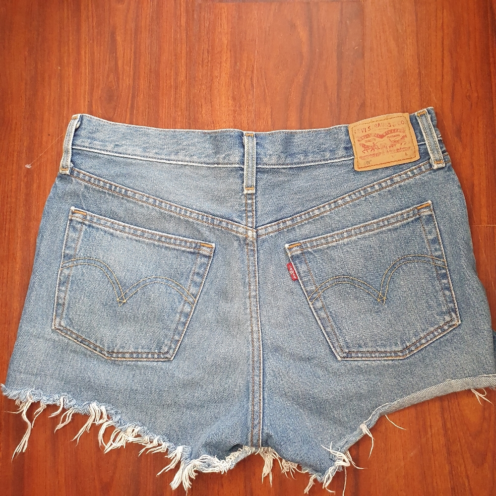 Levi’s  501 Orginal Shorts Ripped Light Wash Cutoff 29